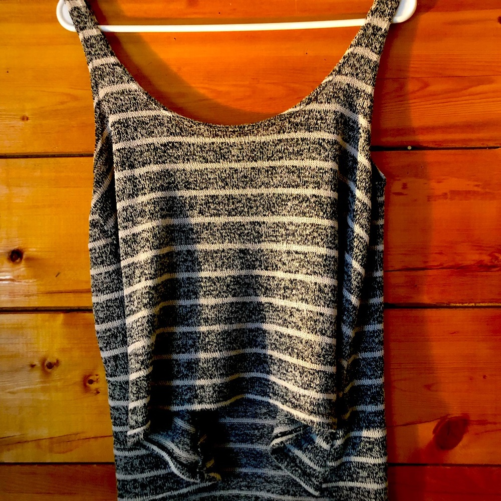 Adorable hipster Nollie crop top. Bought from a local boutique. Fits like a MED